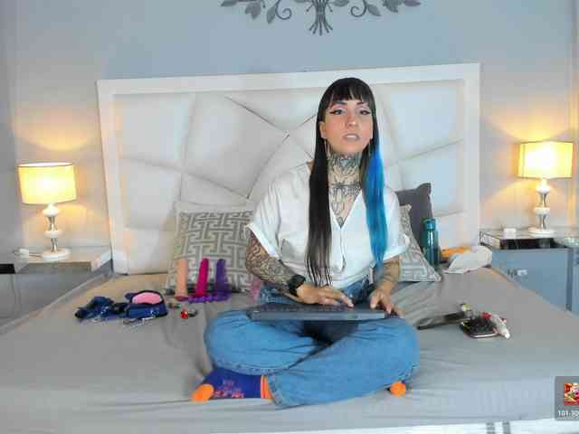 Izzy-Moon