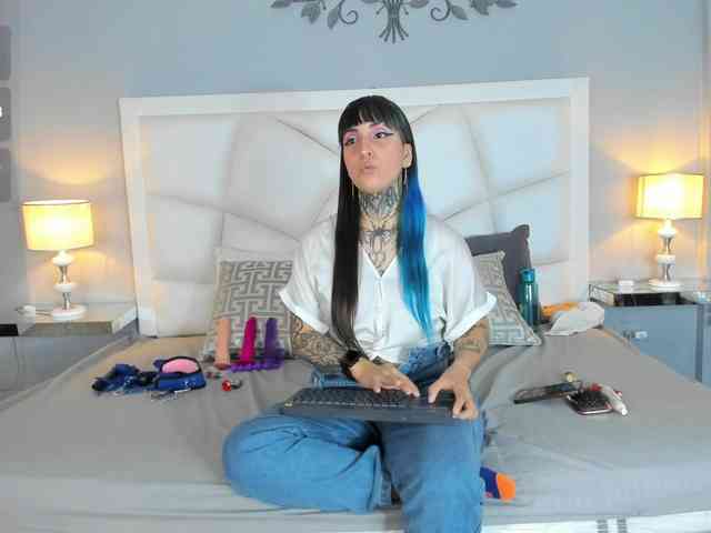 Izzy-Moon