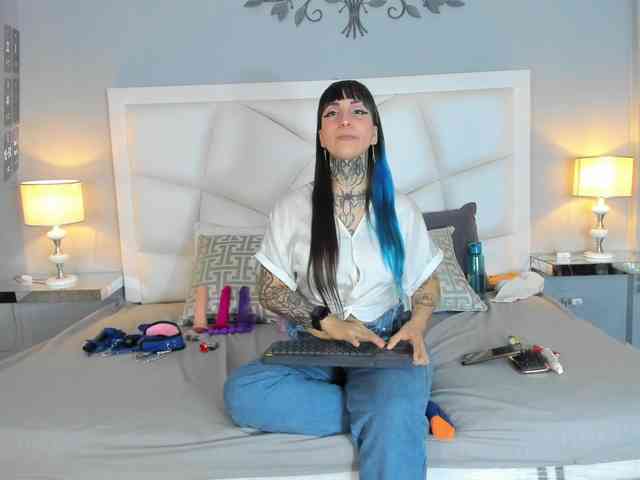 Izzy-Moon