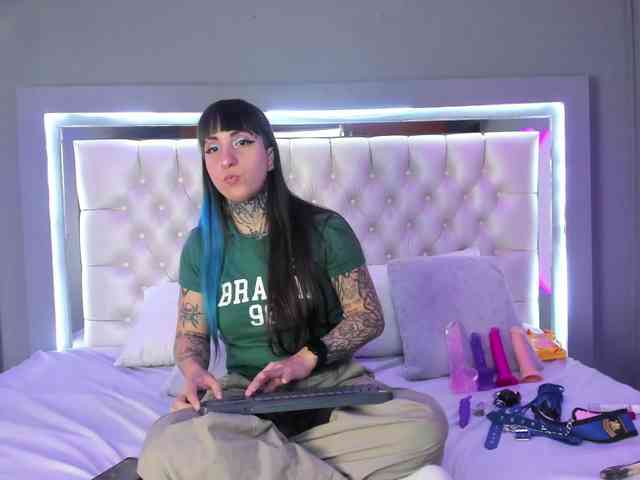 Izzy-Moon