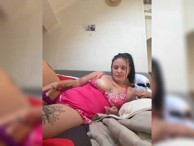 Clochetteazarox live cam on BongaCams