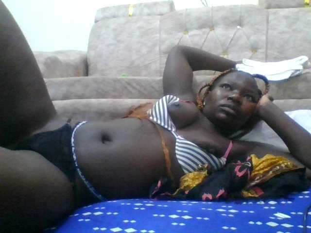 Prettyblacky live cam on BongaCams