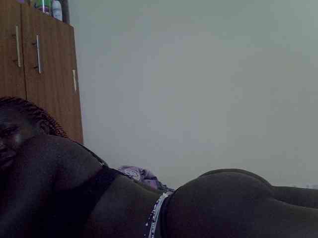 Prettyblacky webcam