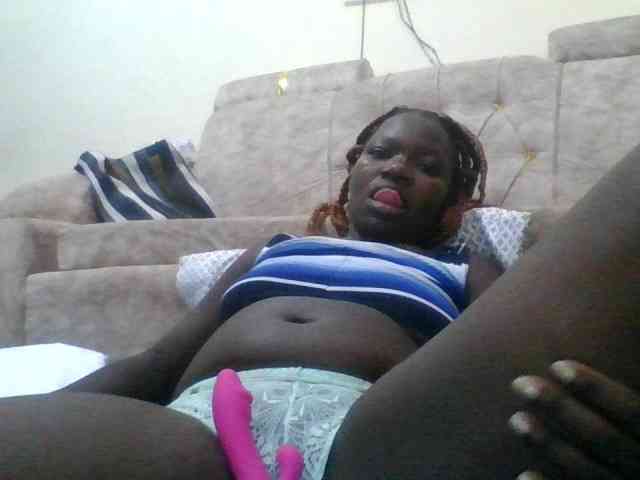 Prettyblacky webcam