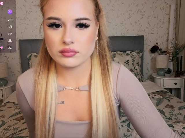 Kitty-m1la live cam on BongaCams