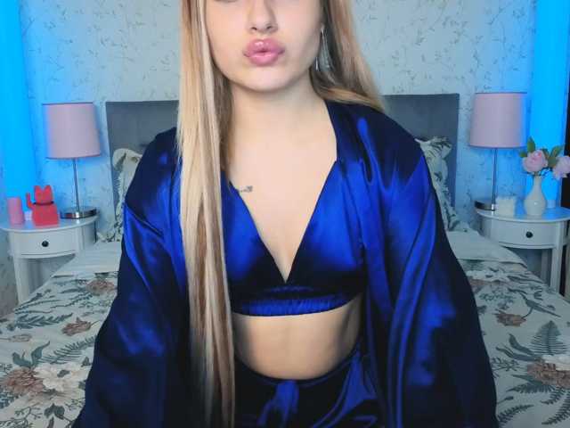 Kitty-m1la live cam on BongaCams