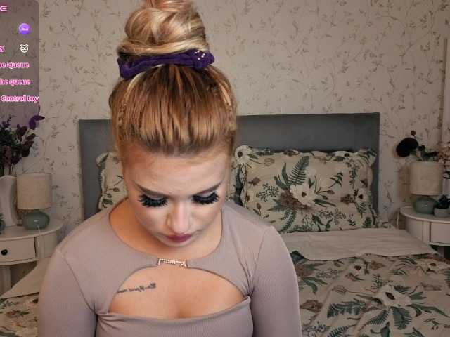 Kitty-m1la live cam on BongaCams