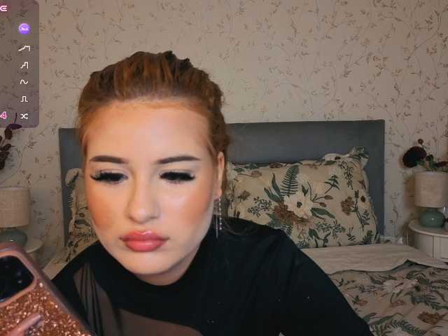 Kitty-m1la live cam on BongaCams
