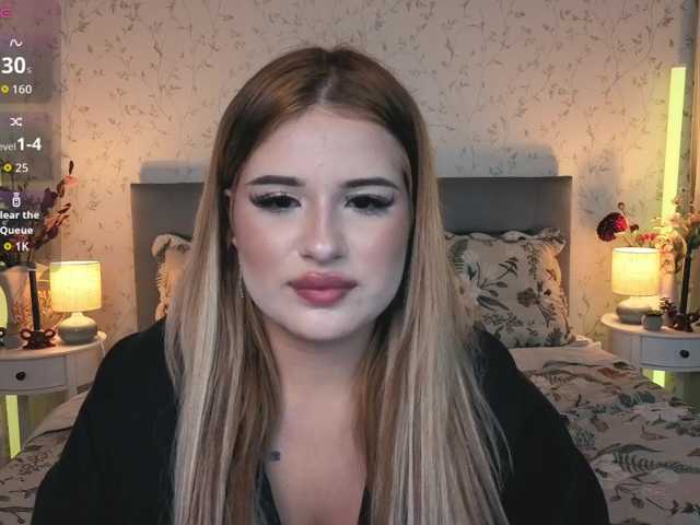 Kitty-m1la live cam on BongaCams