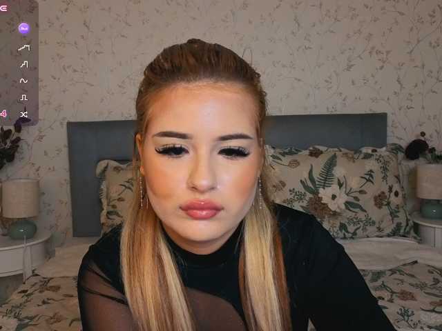 Kitty-m1la live cam on BongaCams