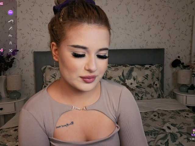 Kitty-m1la live cam on BongaCams