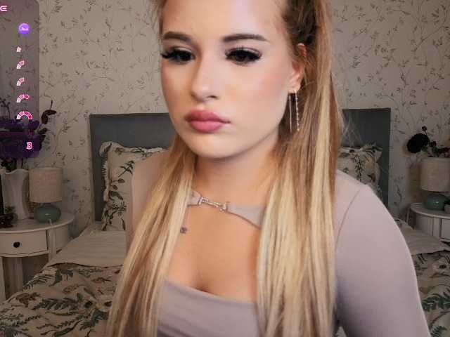 Kitty-m1la live cam on BongaCams