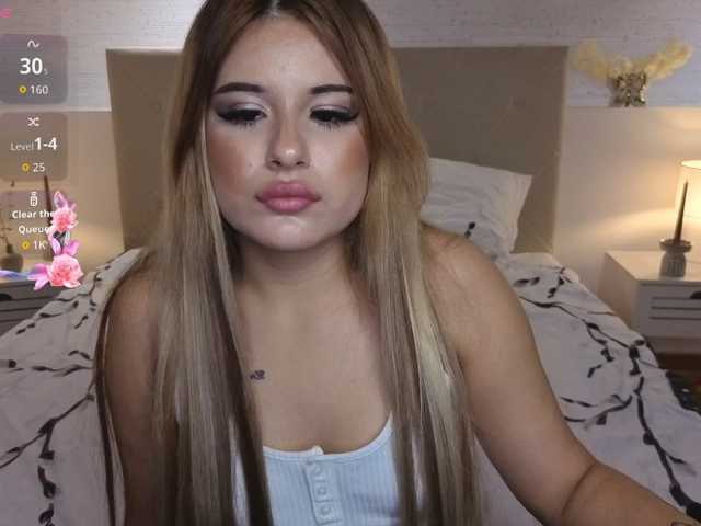 Kitty-m1la live cam on BongaCams