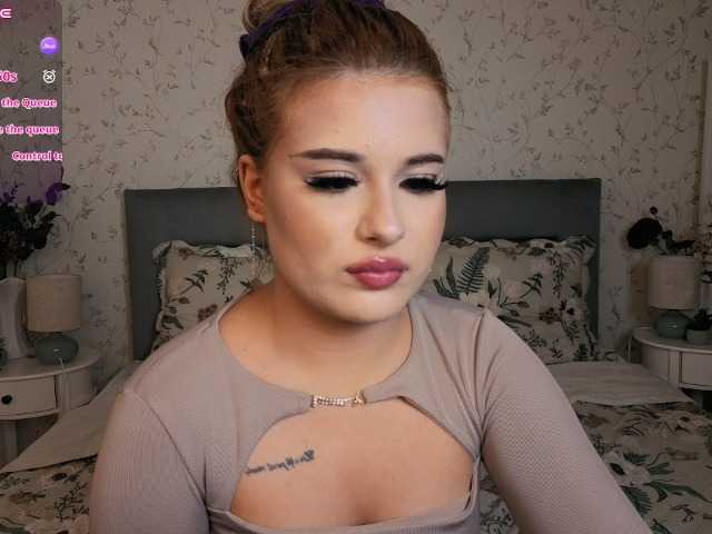 Kitty-m1la live cam on BongaCams