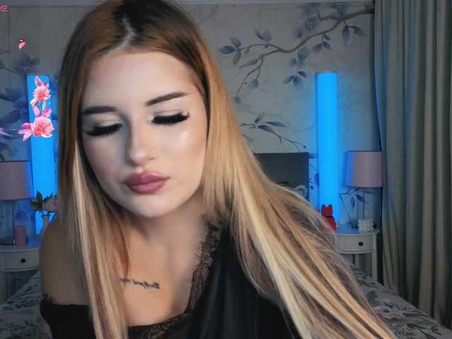 Kitty-m1la live cam on BongaCams