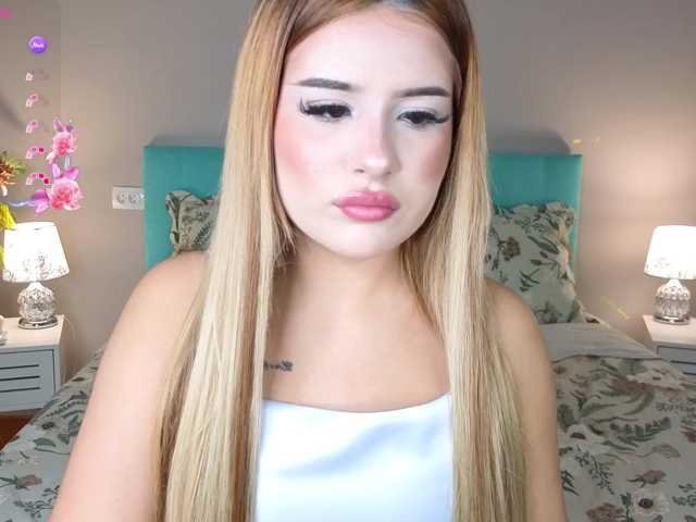 Kitty-m1la live cam on BongaCams