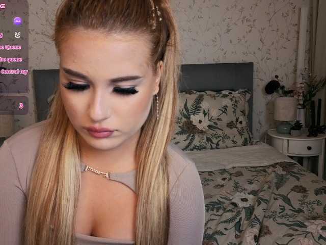Kitty-m1la live cam on BongaCams