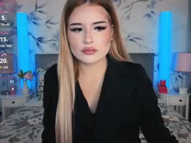 Kitty-m1la live cam on BongaCams