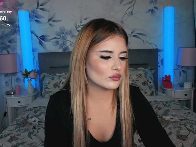 Kitty-m1la live cam on BongaCams