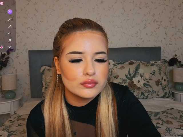 Kitty-m1la live cam on BongaCams