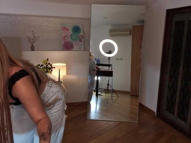Kitty-m1la live cam on BongaCams
