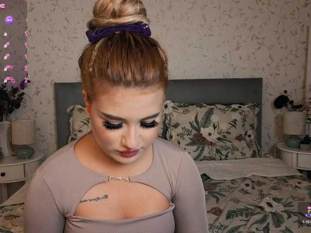 Kitty-m1la live cam on BongaCams
