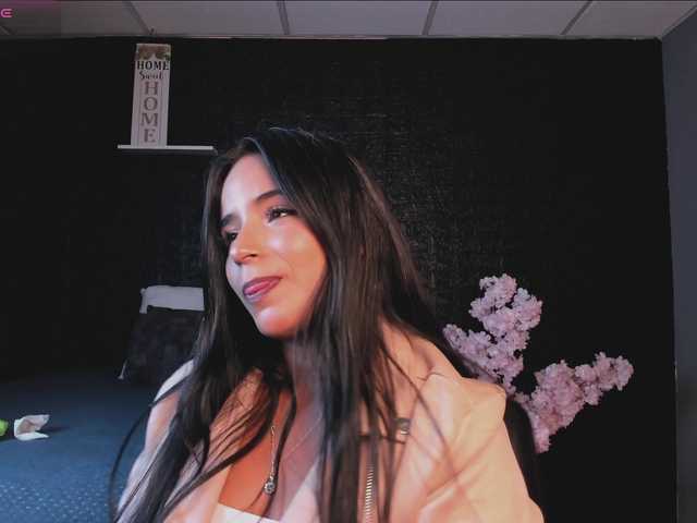 Mellodie-cute live cam preview