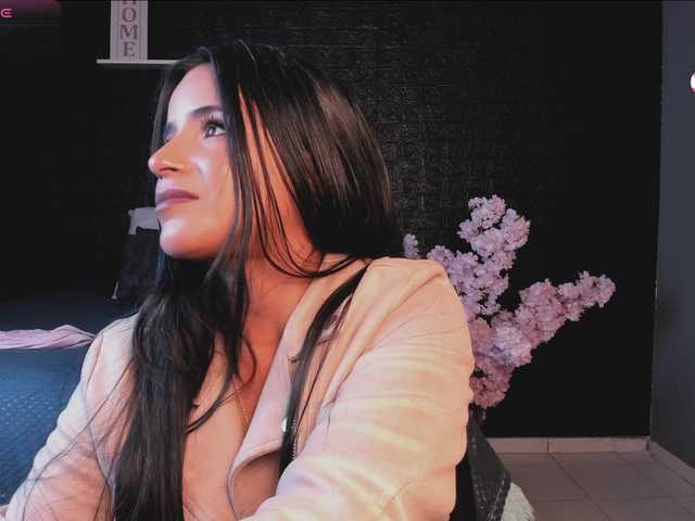 Mellodie-cute live cam preview