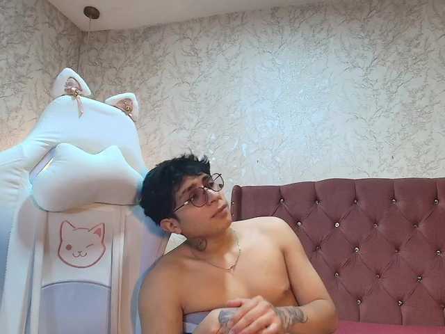 Ximenasilver live cam on BongaCams