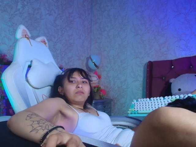 Ximenasilver live cam on BongaCams