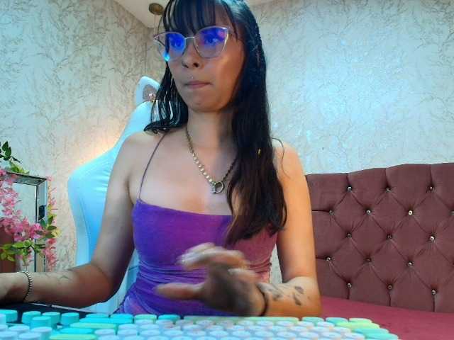 Ximenasilver live cam on BongaCams