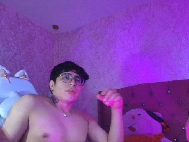 Ximenasilver live cam on BongaCams