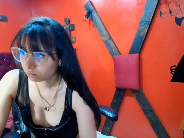Ximenasilver live cam on BongaCams