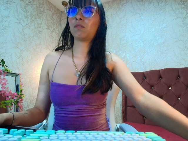 Ximenasilver live cam on BongaCams