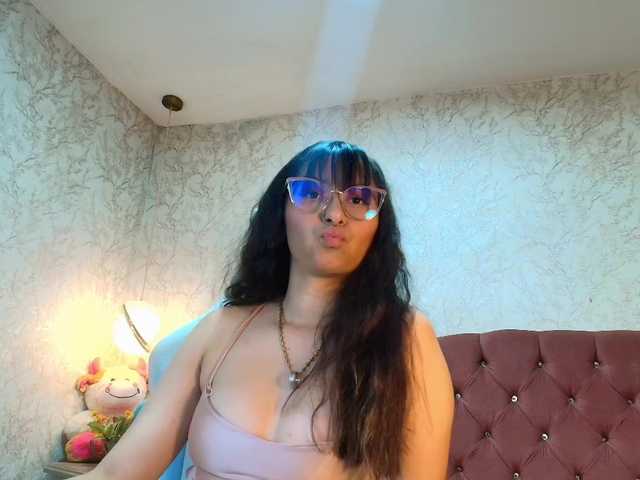 Ximenasilver live cam on BongaCams