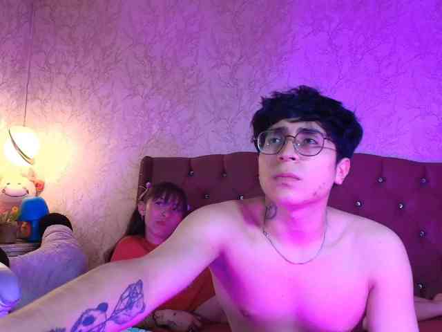 Ximenasilver live couple cam on bongacams
