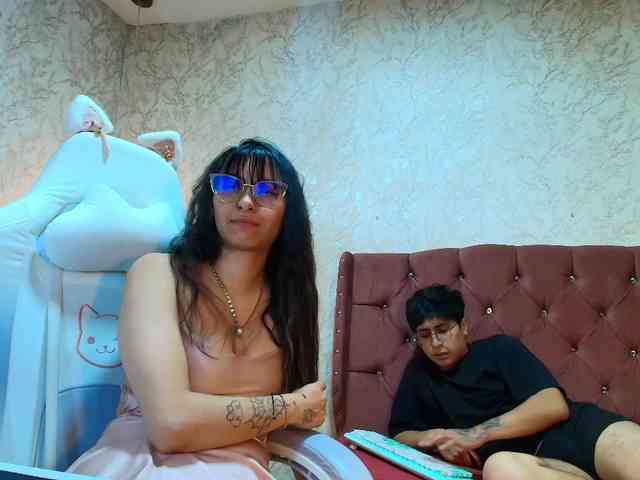 Ximenasilver's cam show statistics and live stream