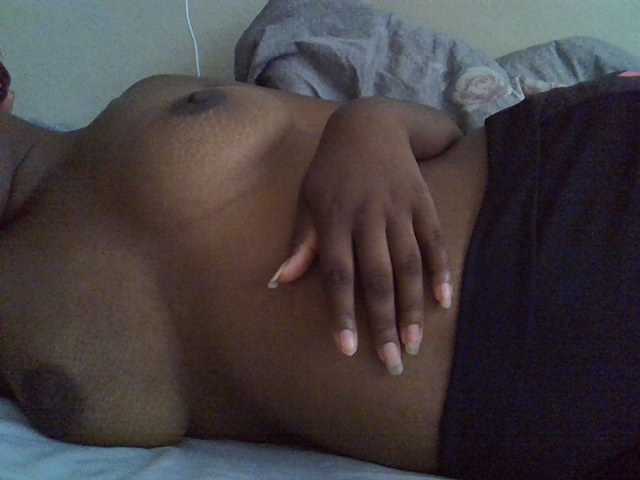 sweetbooty2 live cam on BongaCams