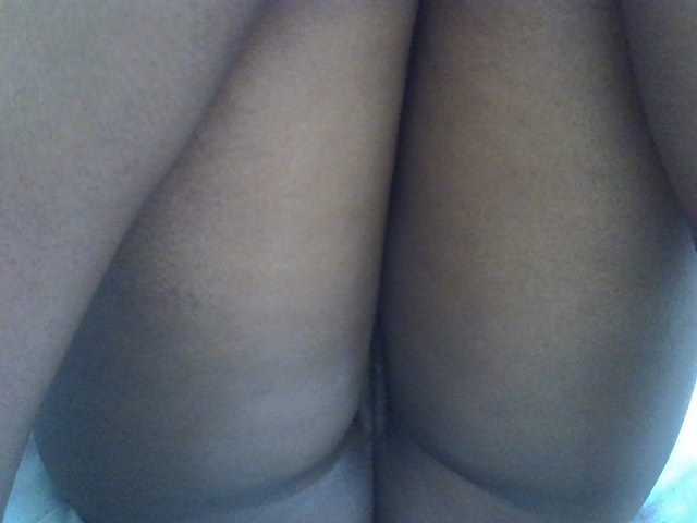 sweetbooty2 live cam on BongaCams
