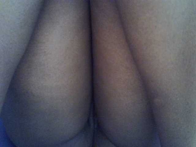 sweetbooty2 live cam on BongaCams