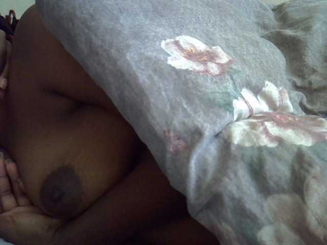 sweetbooty2 live cam preview