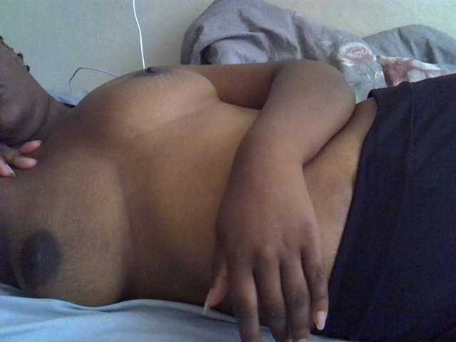 sweetbooty2 live cam preview