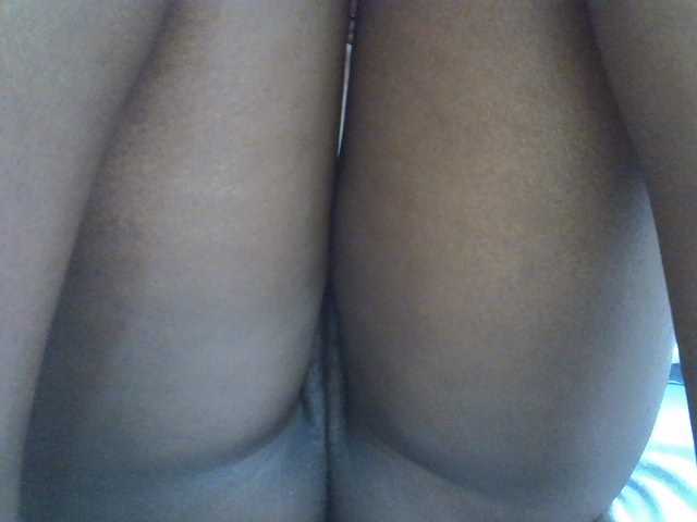 sweetbooty2 live cam on BongaCams