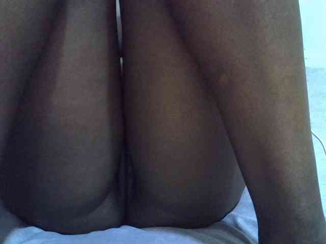 sweetbooty2 webcam