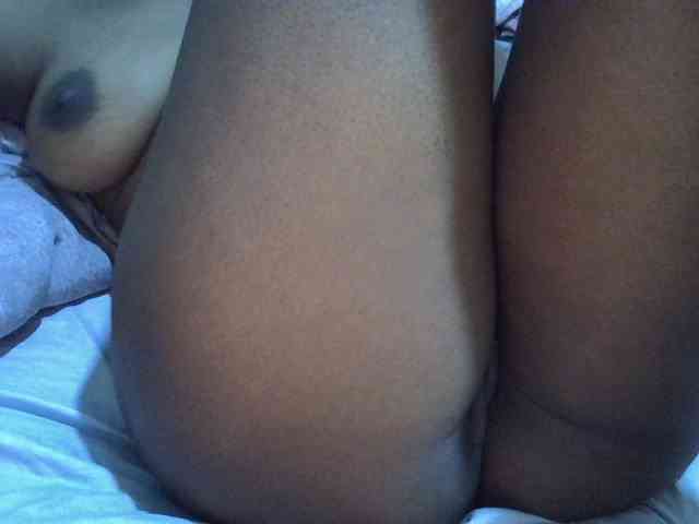 sweetbooty2 webcam