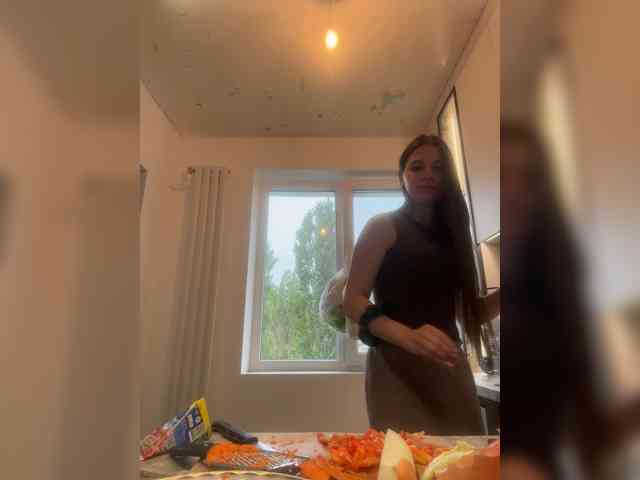Maya033 webcam
