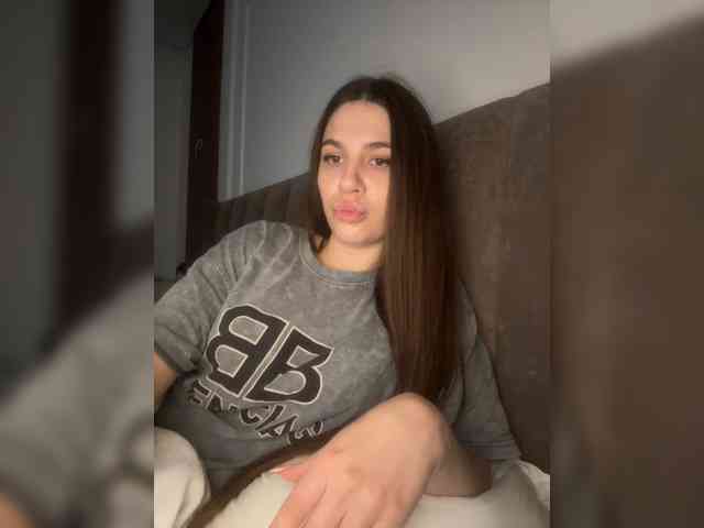 Maya033 webcam