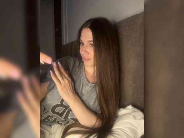 Maya033 webcam