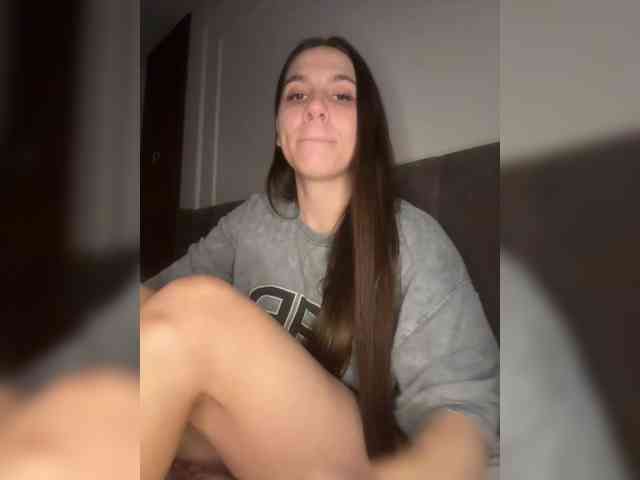 Maya033 webcam