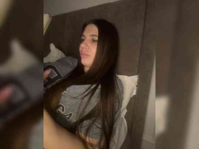 Maya033 webcam
